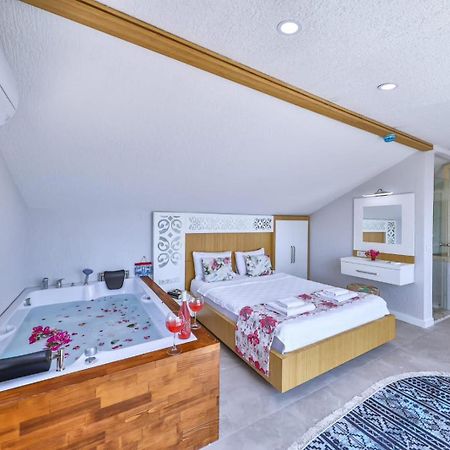 Hediye Hanim Suit&Apart Aparthotel Kaş Esterno foto