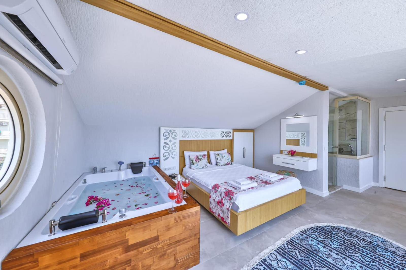 Hediye Hanim Suit&Apart Aparthotel Kaş Esterno foto